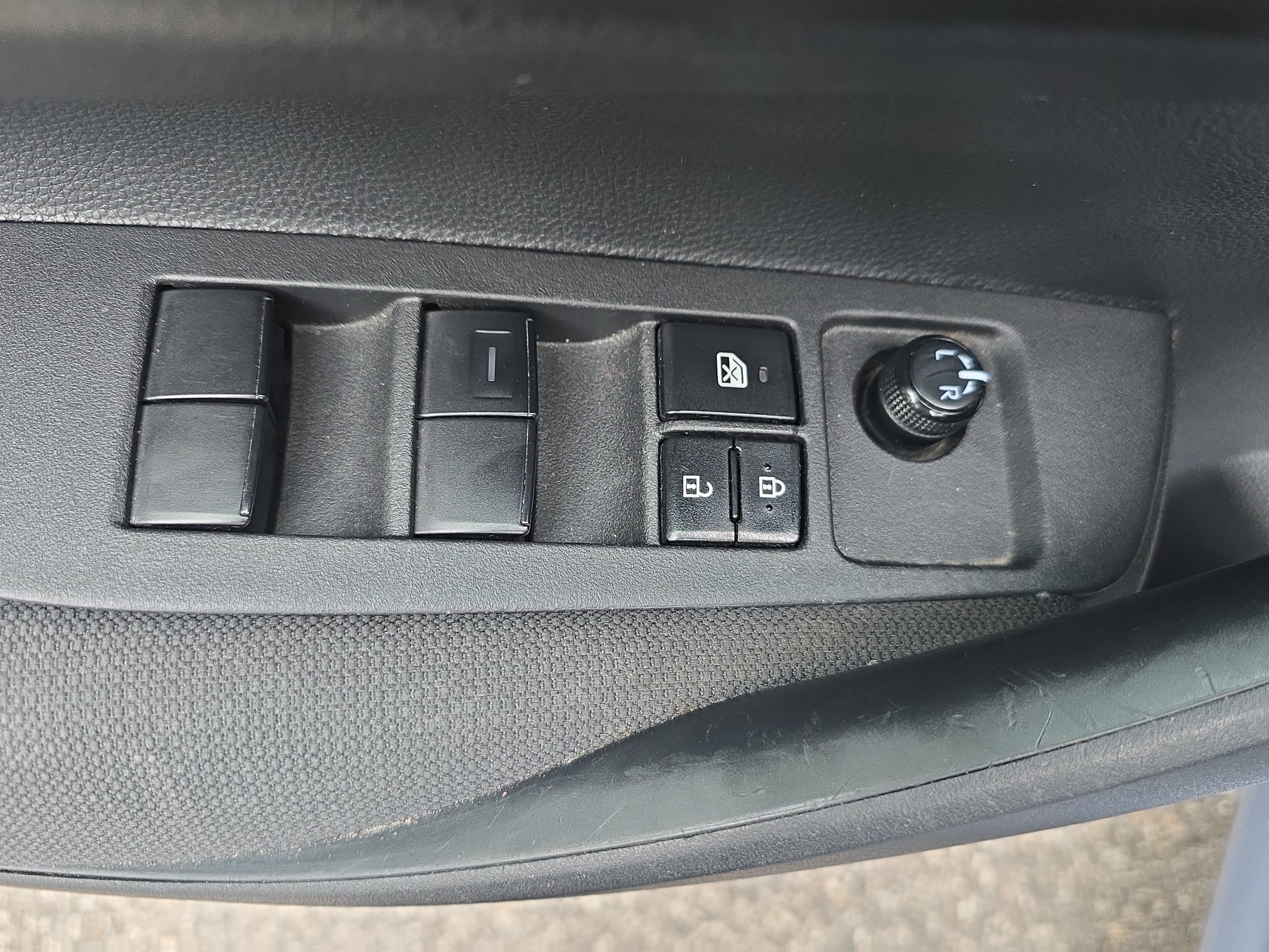Used 2025 Toyota Corolla LE FWD image 25