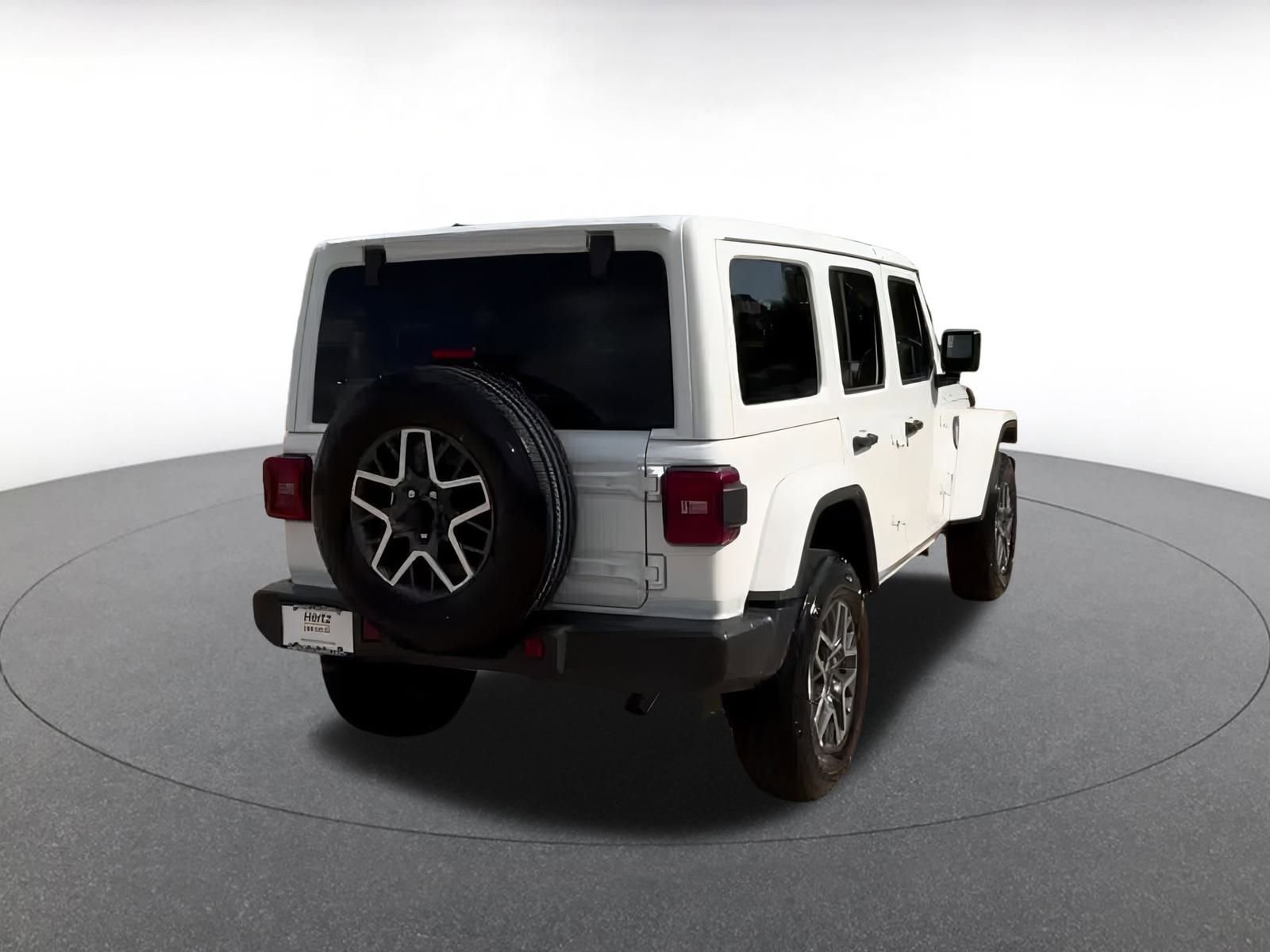 Used 2025 Jeep Wrangler Sahara image 12