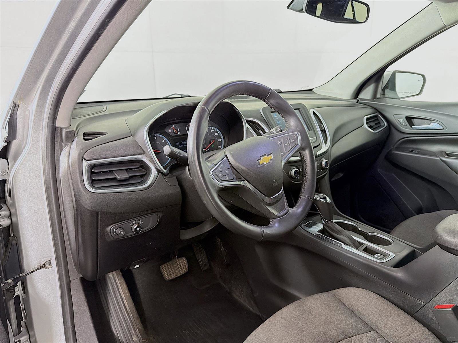 Used 2018 Chevrolet Equinox LT image 9