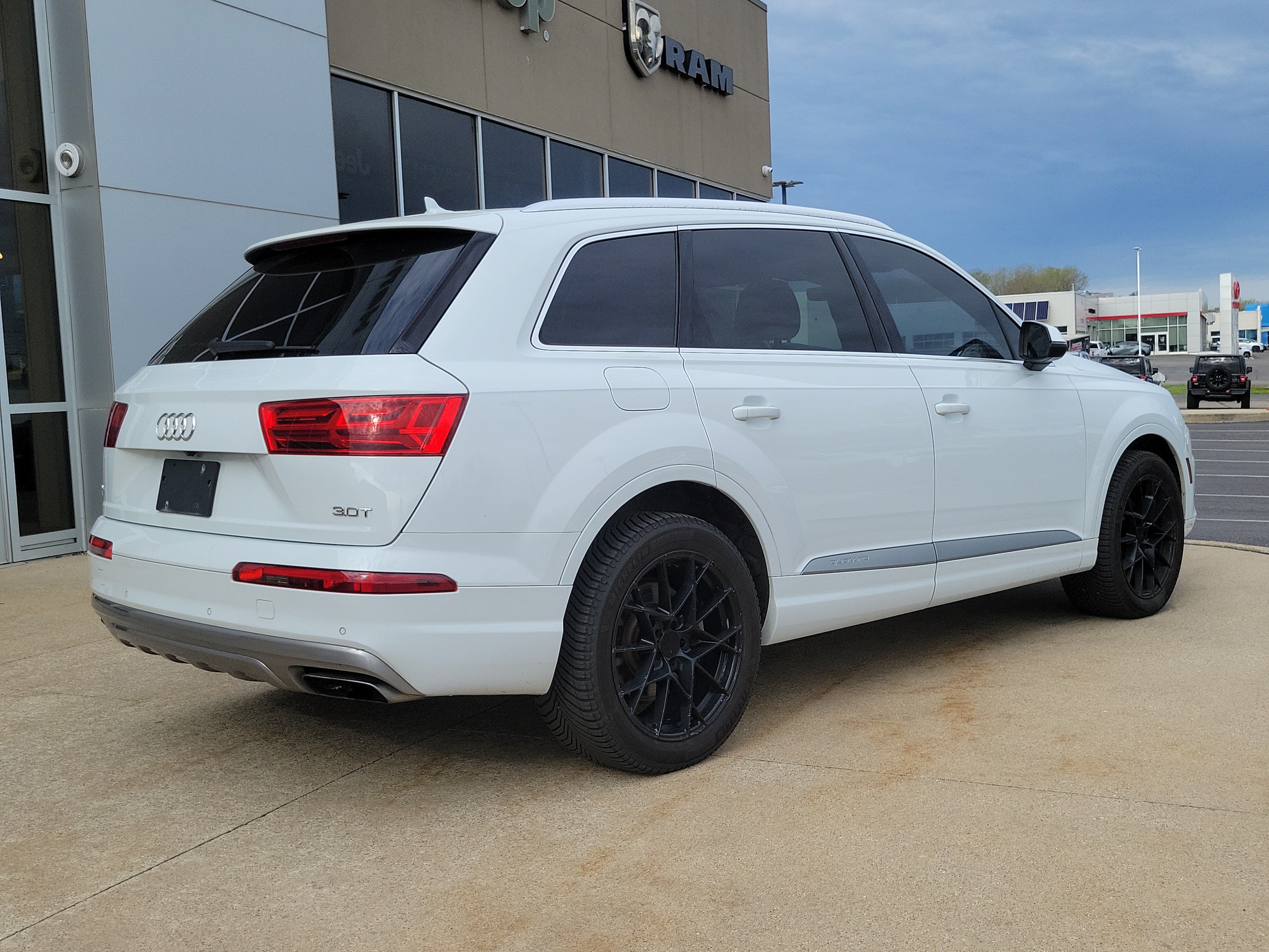 Used 2018 Audi Q7 3.0T Premium Plus AWD/4WD image 4