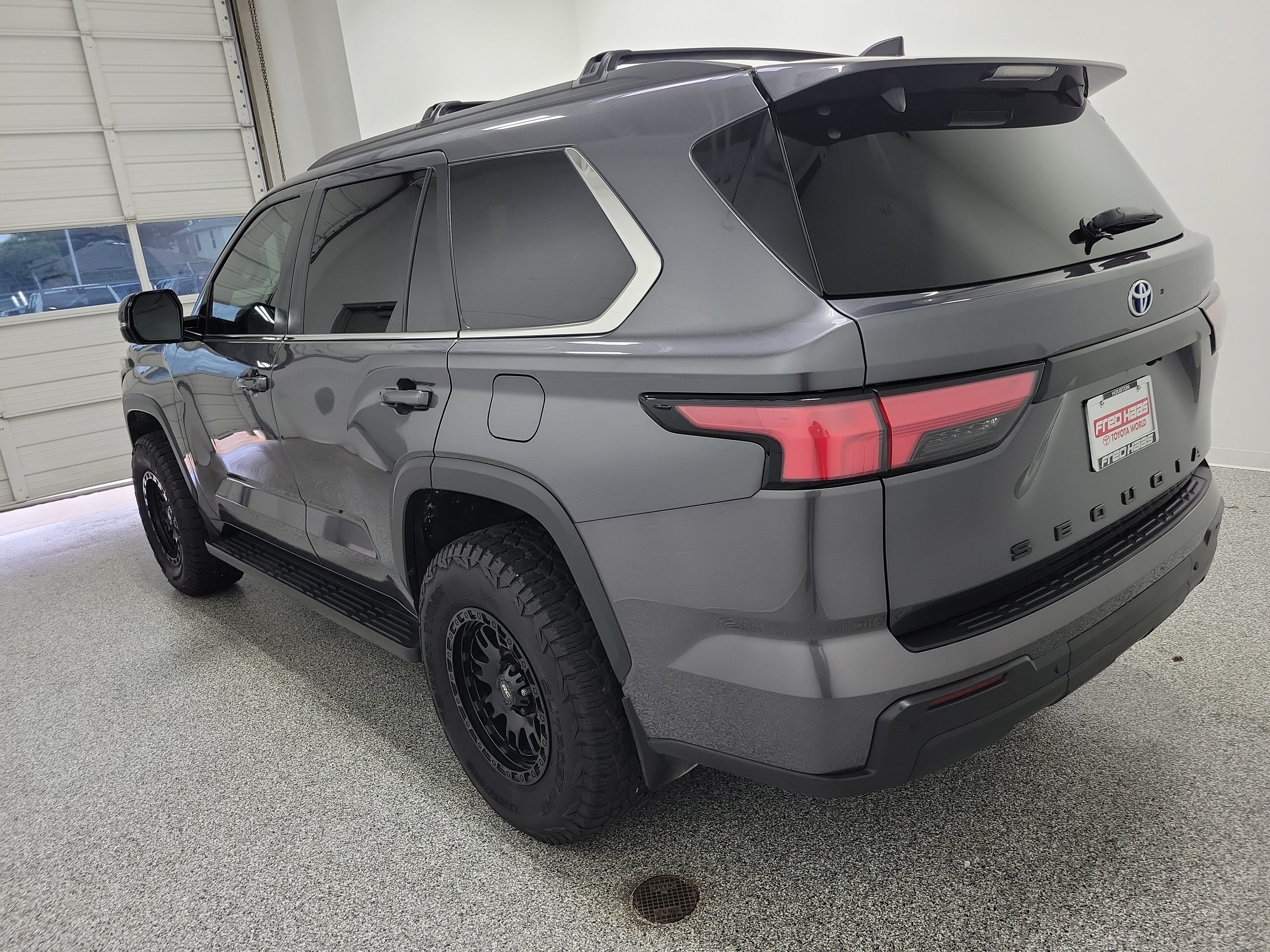 Used 2024 Toyota Sequoia SR5 w/ SR5 Premium Package AWD/4WD image 4