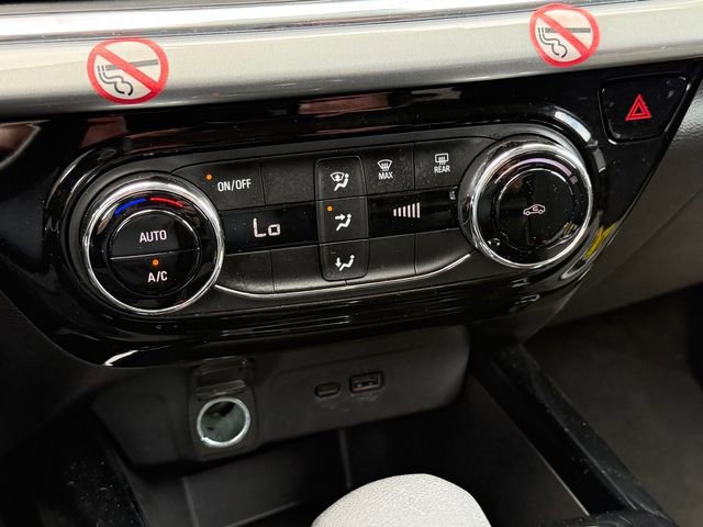 Used 2025 Chevrolet Trax LT FWD image 17