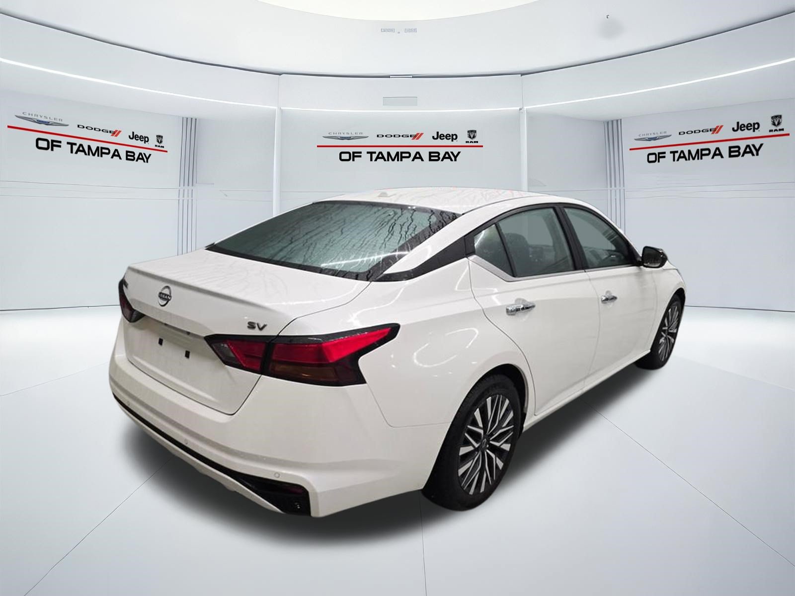Used 2024 Nissan Altima 2.5 SV FWD image 6