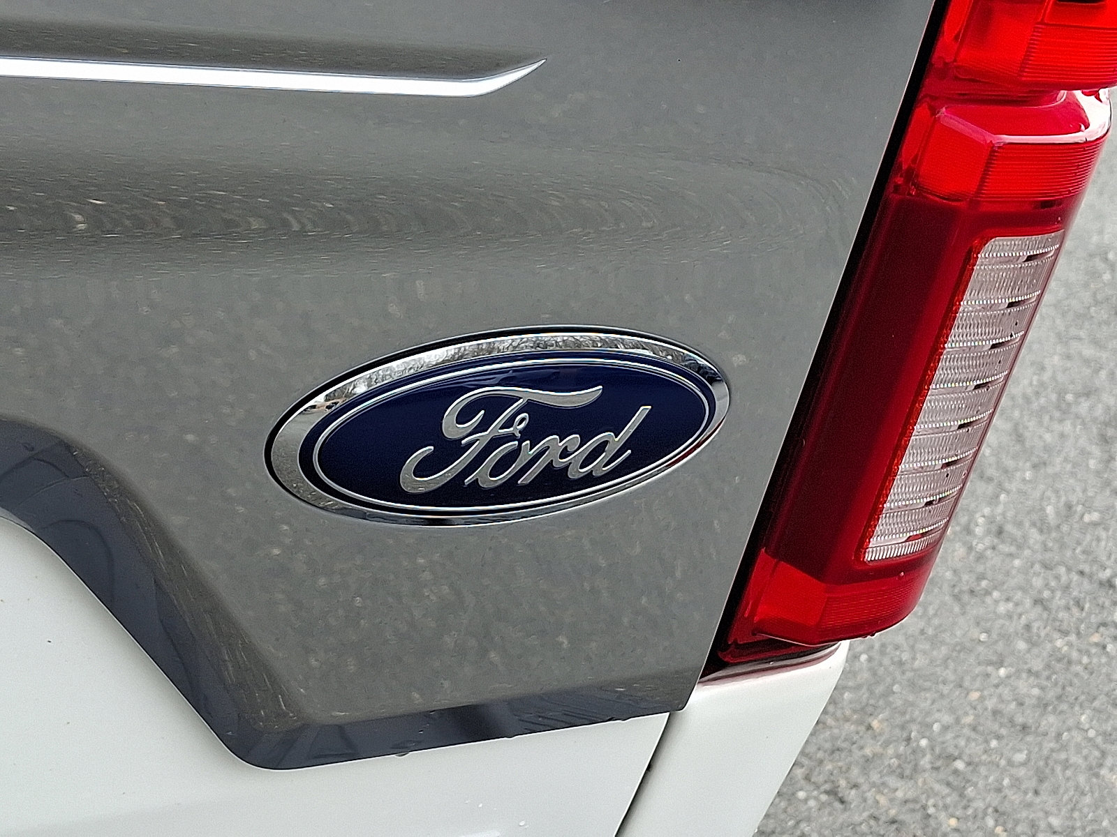 Used 2020 Ford F150 Platinum w/ Equipment Group 701A Luxury image 31