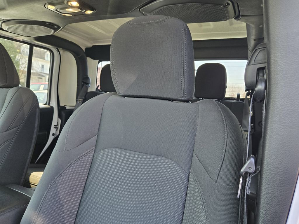 Used 2022 Jeep Gladiator Willys image 10