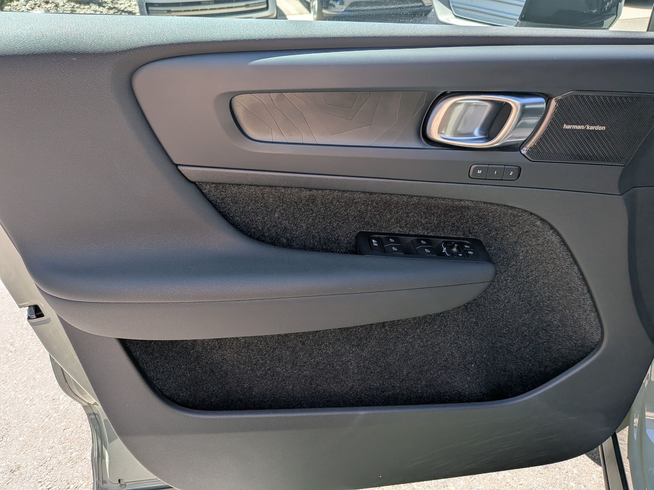 Used 2023 Volvo XC40 Recharge Ultimate AWD/4WD image 12