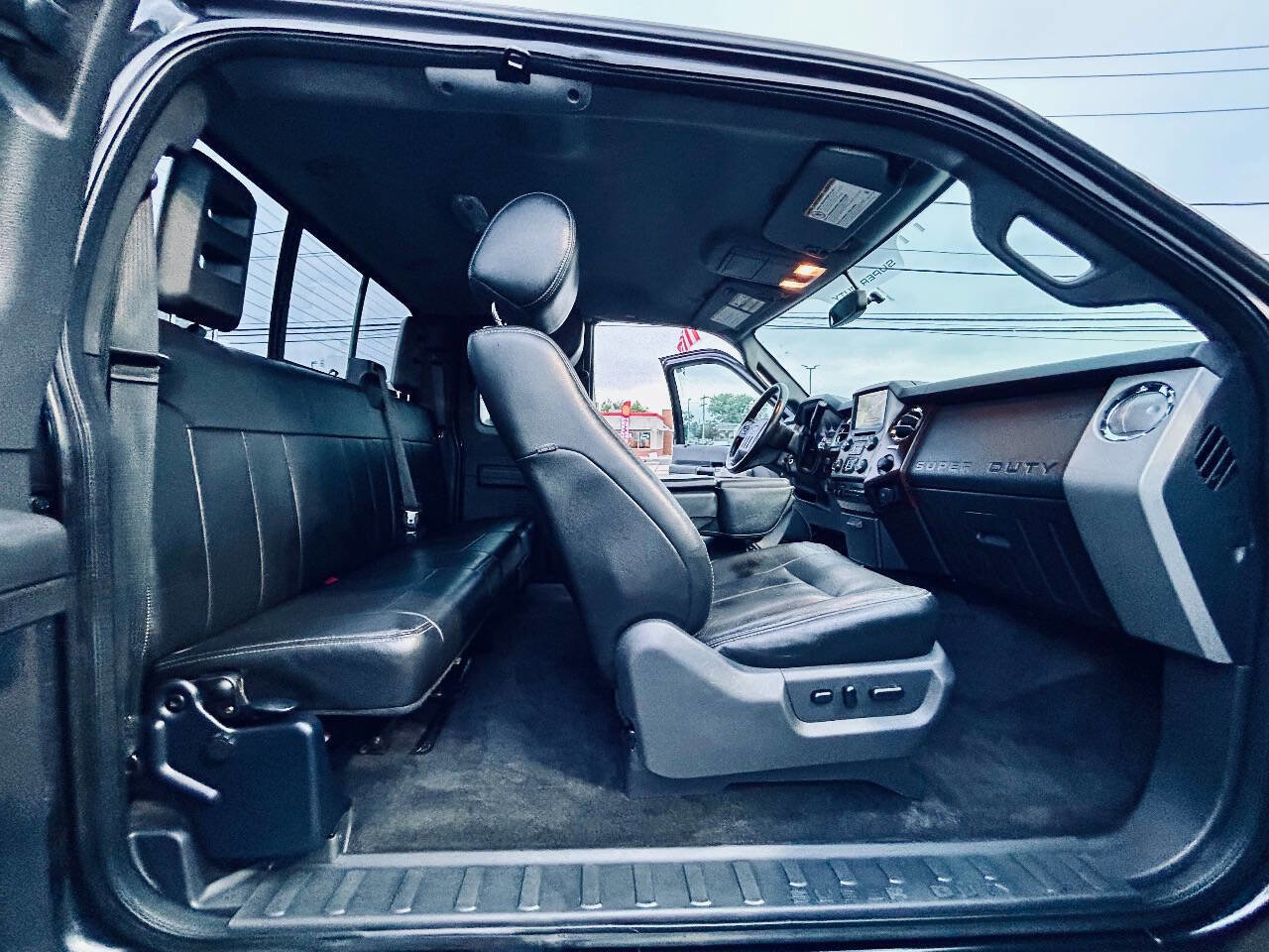 Used 2014 Ford F250 Lariat w/ Chrome Package image 33