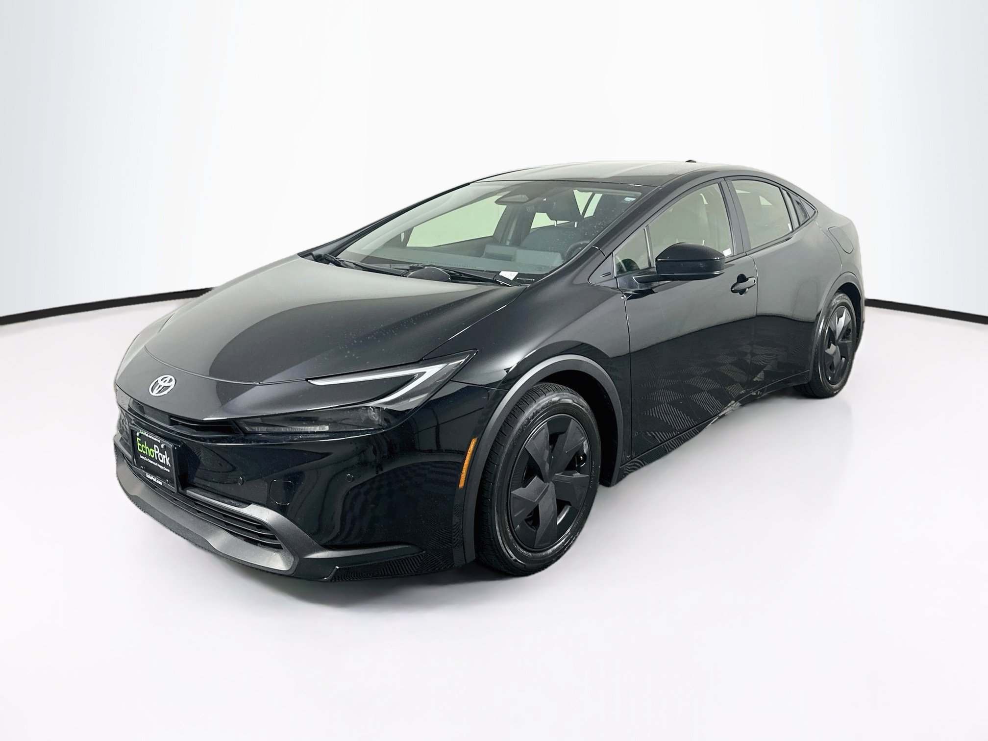 Used 2026 Toyota Prius LE FWD image 3