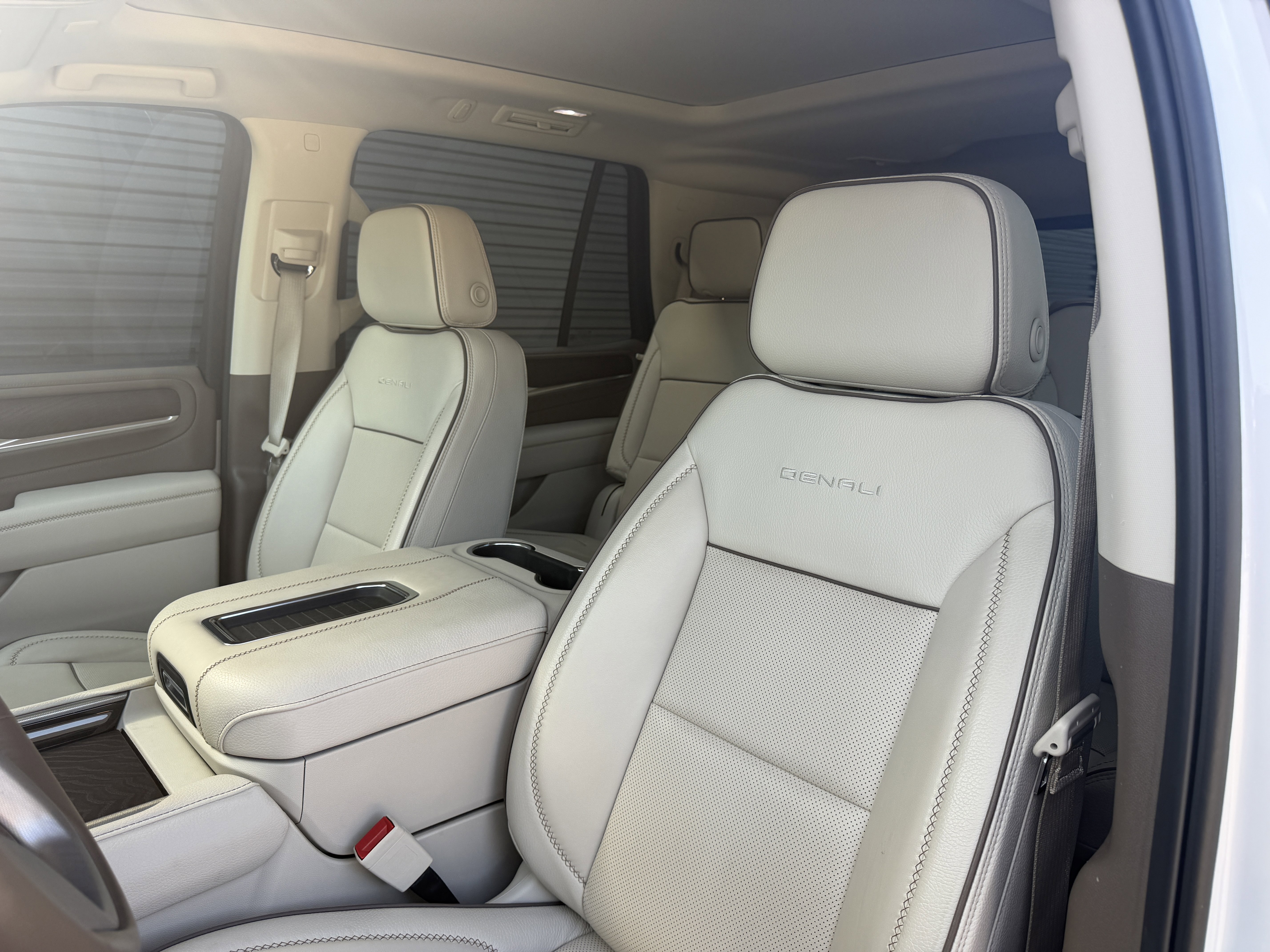 Used 2024 GMC Yukon Denali image 7