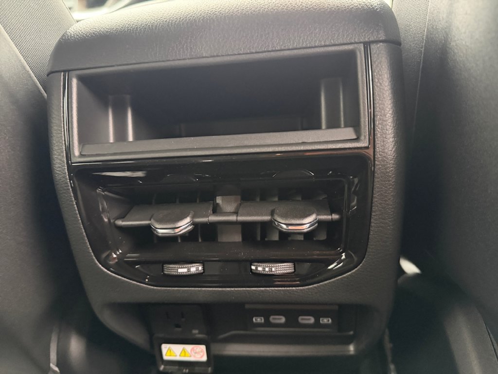 New 2026 Jeep Grand Cherokee Altitude AWD/4WD image 16