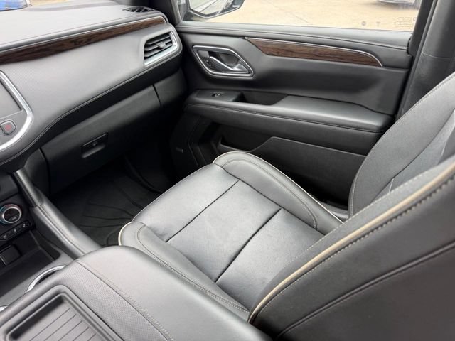 Used 2022 Chevrolet Suburban Premier AWD/4WD image 17