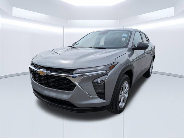 Used 2024 Chevrolet Trax LS w/ Driver Confidence Package image 8