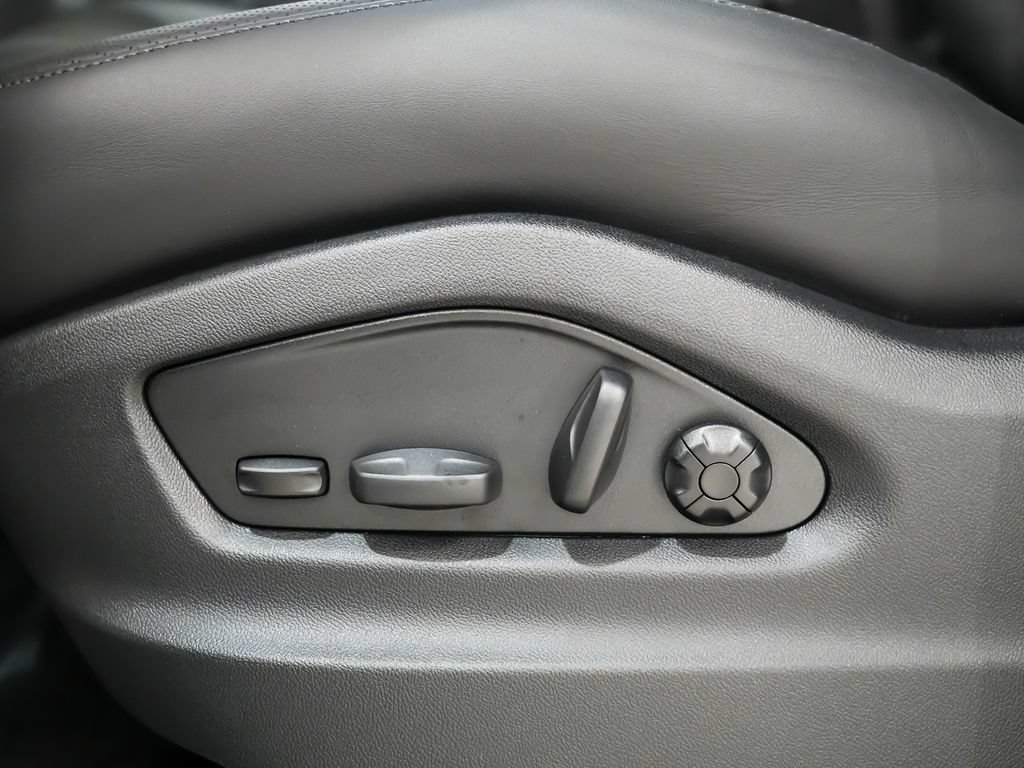 New 2026 Porsche Cayenne Coupe AWD/4WD image 22
