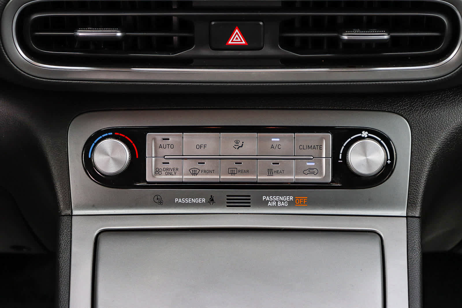 Used 2023 Hyundai Kona SE image 16