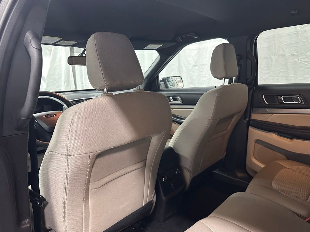 Used 2018 Ford Explorer XLT w/ Equipment Group 201A AWD/4WD image 40