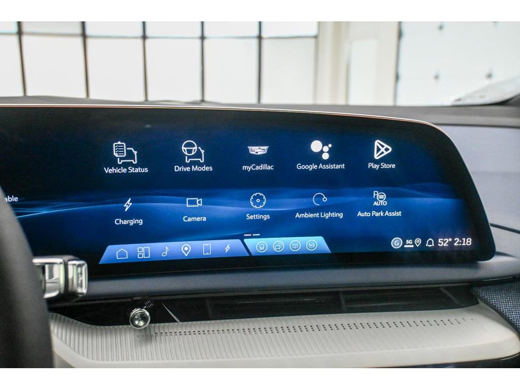 New 2026 Cadillac Optiq Luxury 2 image 30