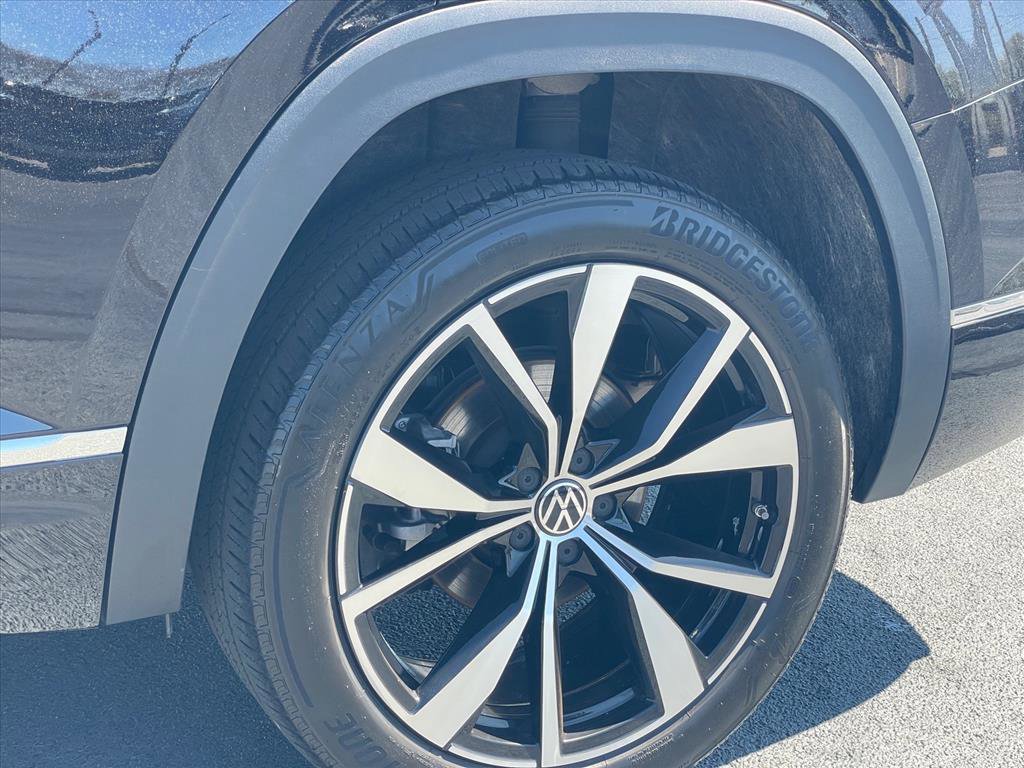 Used 2024 Volkswagen Atlas SEL Premium R-Line image 30