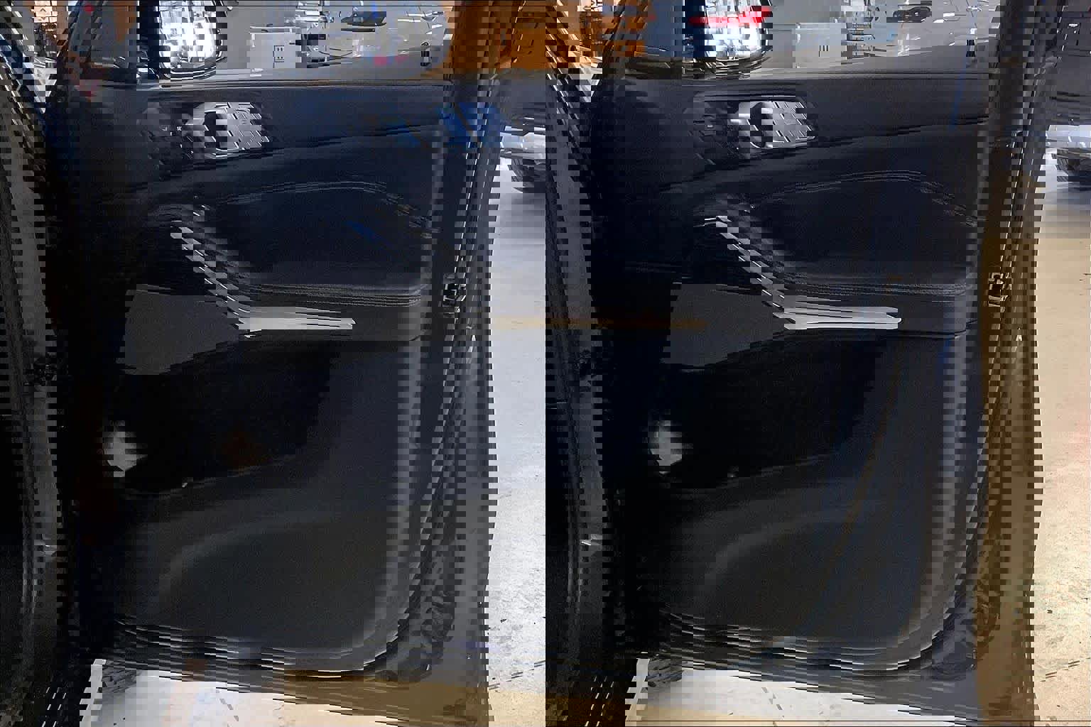 Used 2021 BMW X7 M50i w/ Executive Package image 21