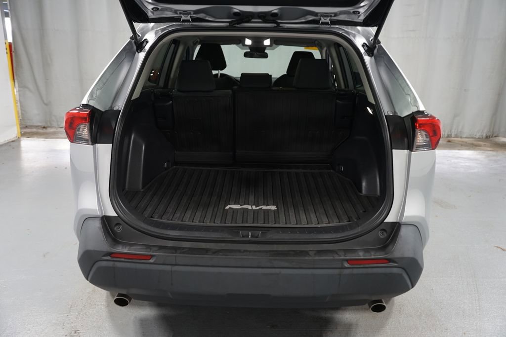 Certified 2022 Toyota RAV4 LE image 31