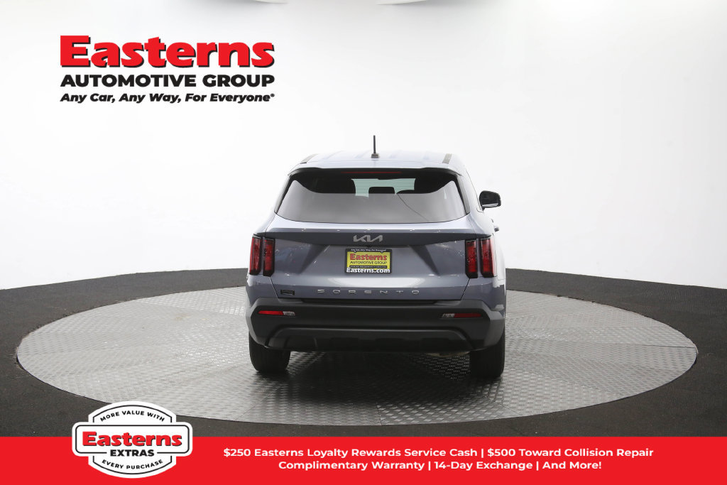 Used 2022 Kia Sorento LX FWD image 35