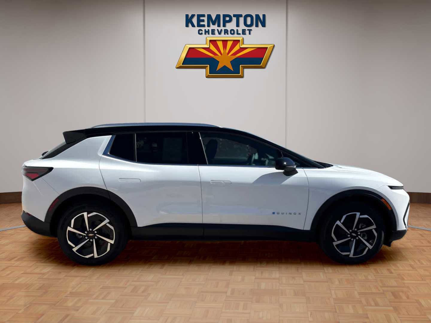 Used 2026 Chevrolet Equinox EV LT FWD image 7