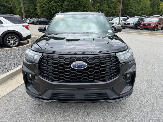 Certified 2025 Ford Explorer ST-Line AWD/4WD image 3