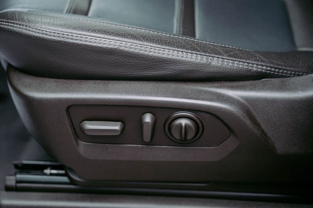 Used 2023 GMC Sierra 2500 Denali w/ Denali Black Diamond Edition image 15