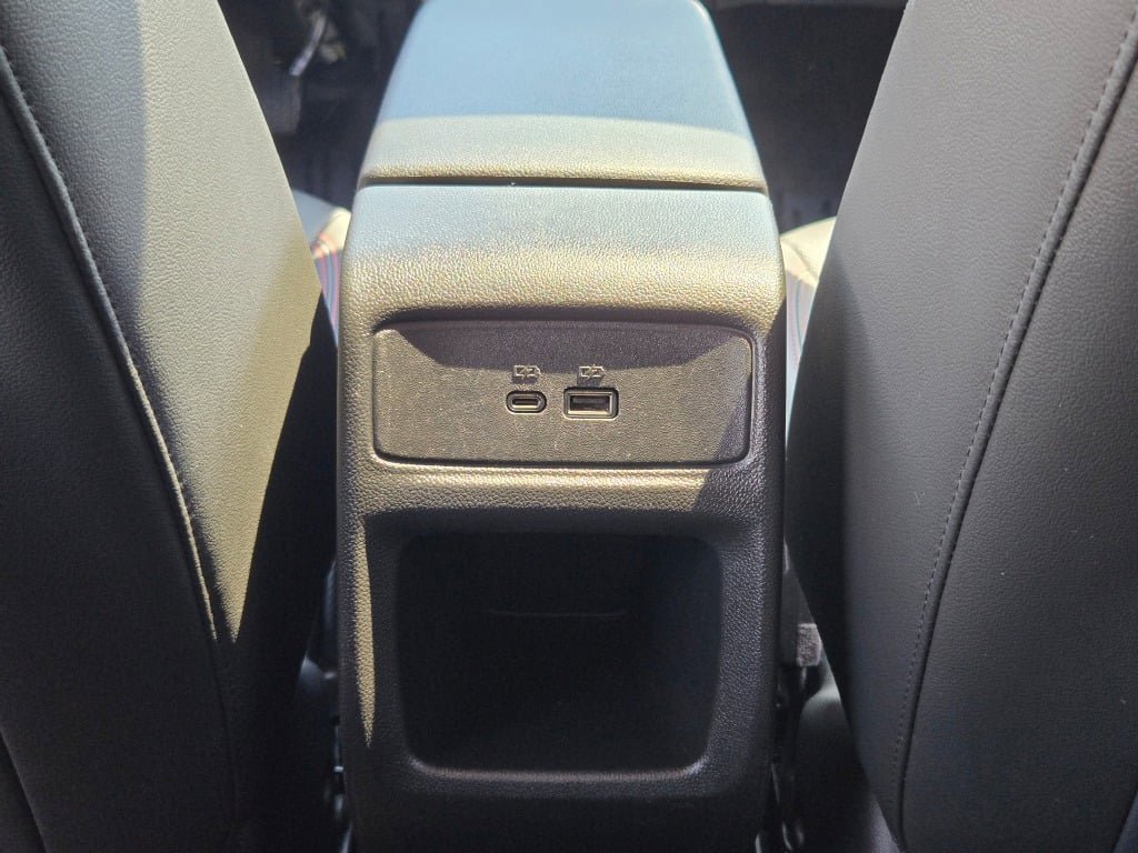 Certified 2024 Chevrolet Trax RS w/ Sunroof Package FWD image 17