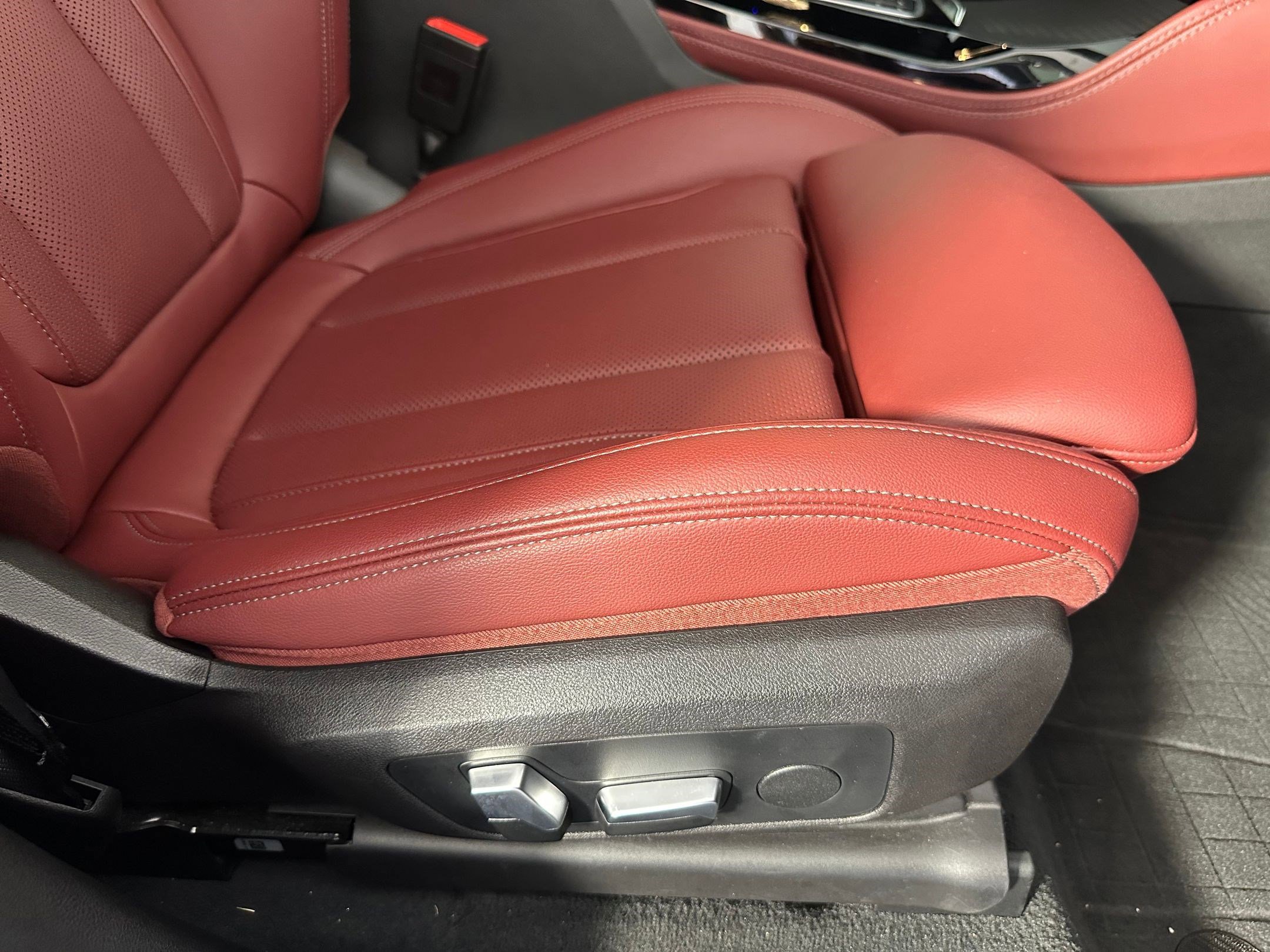 Certified 2023 BMW X4 xDrive30i w/ M Sport Package image 33