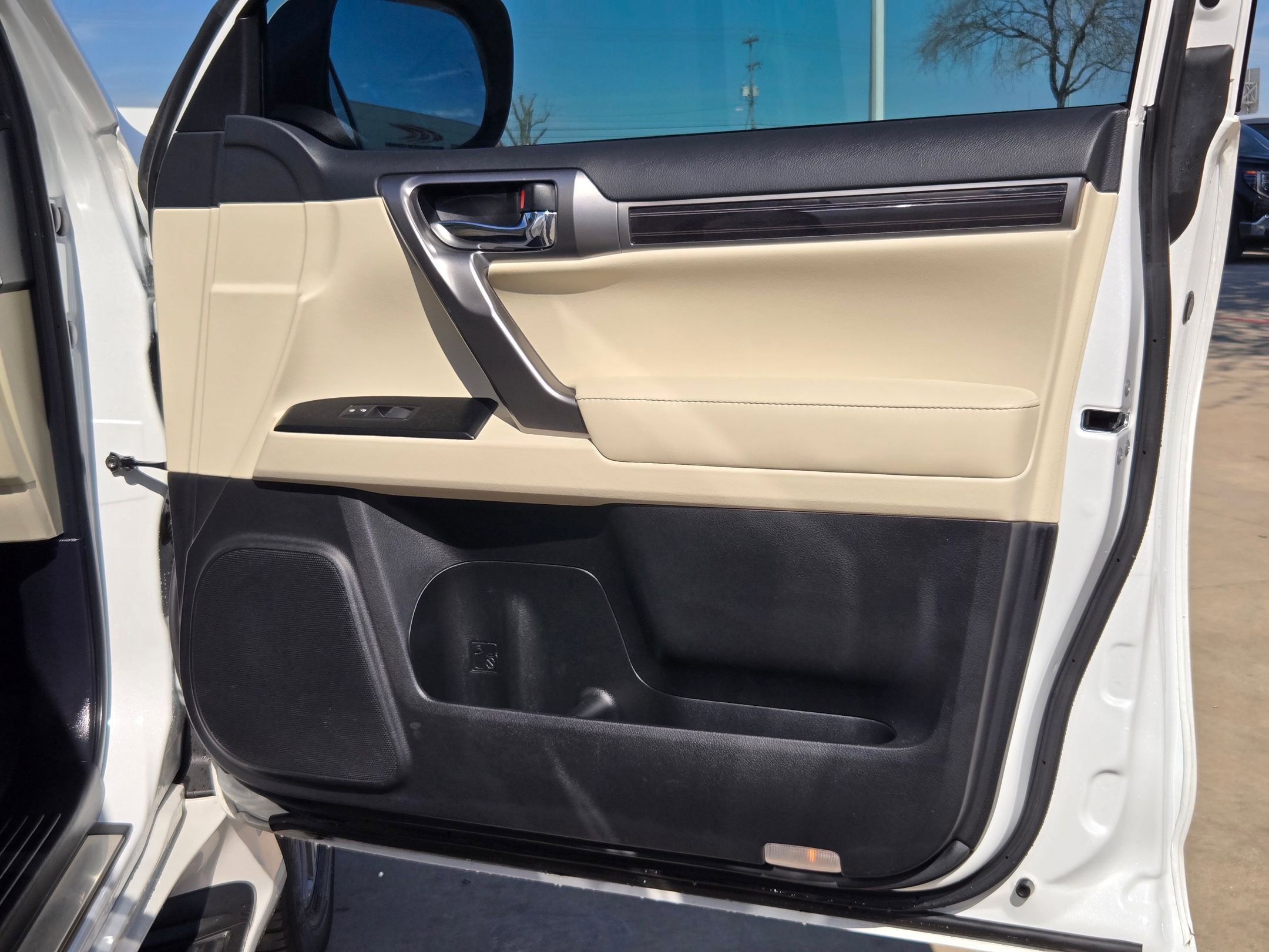 Used 2023 Lexus GX 460 Luxury image 30