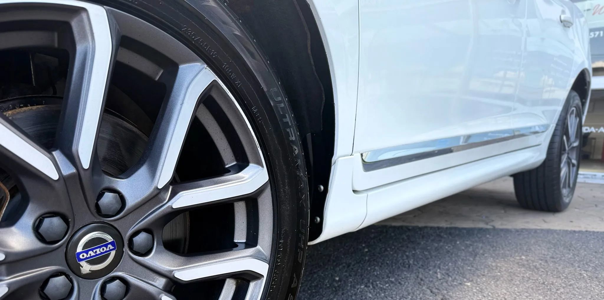 Used 2017 Volvo XC60 T6 Dynamic w/ Preferred Option Package image 58