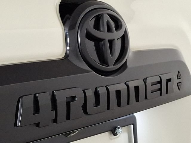 Used 2019 Toyota 4Runner Limited AWD/4WD image 31