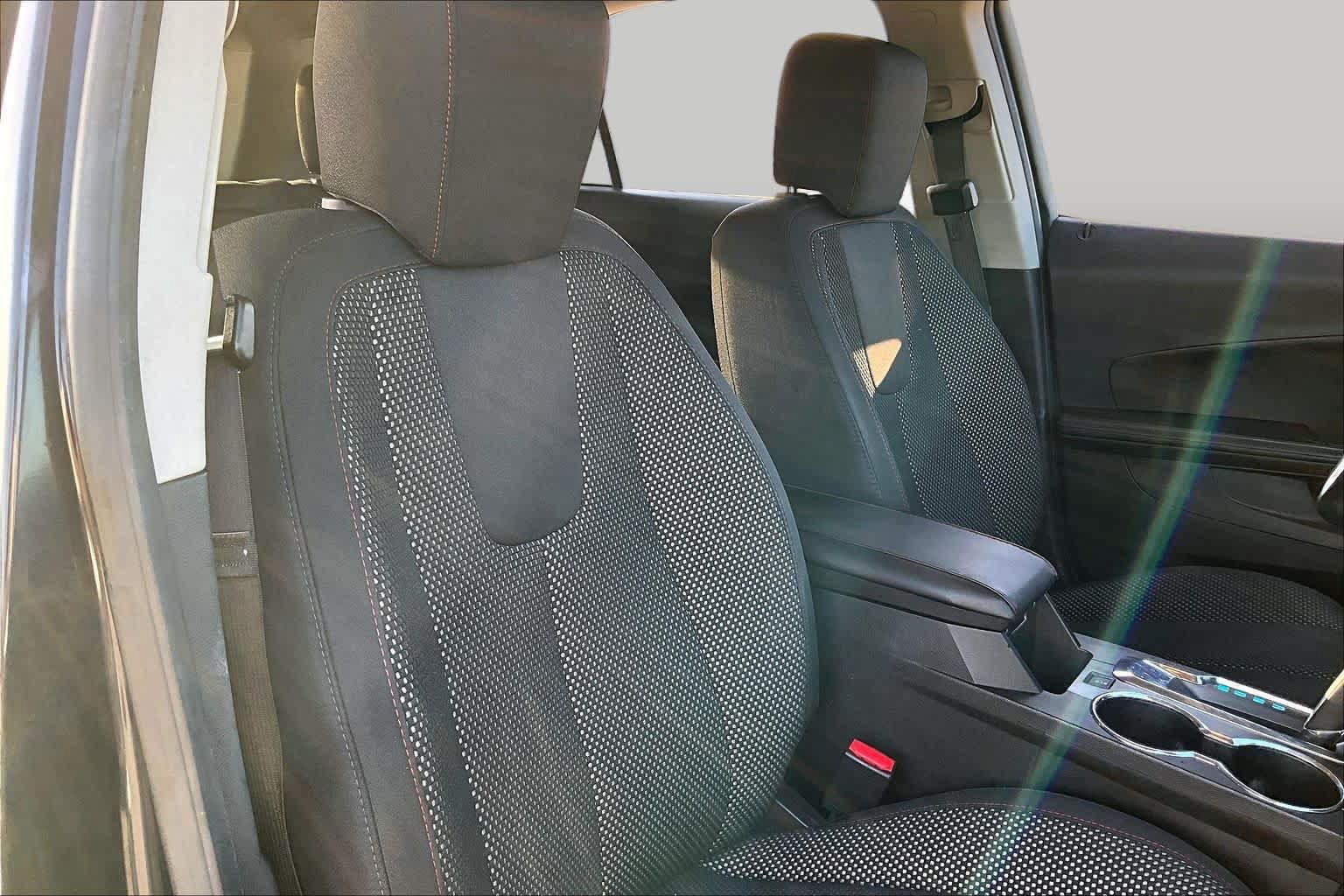 Used 2015 Chevrolet Equinox LT w/ Driver Convenience Package FWD image 9