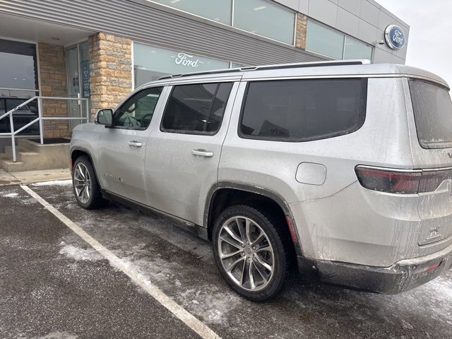 Used 2022 Jeep Wagoneer Series III w/ Premium Group I image 5