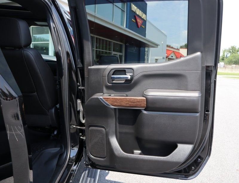 Used 2019 Chevrolet Silverado 1500 High Country w/ Technology Package image 20