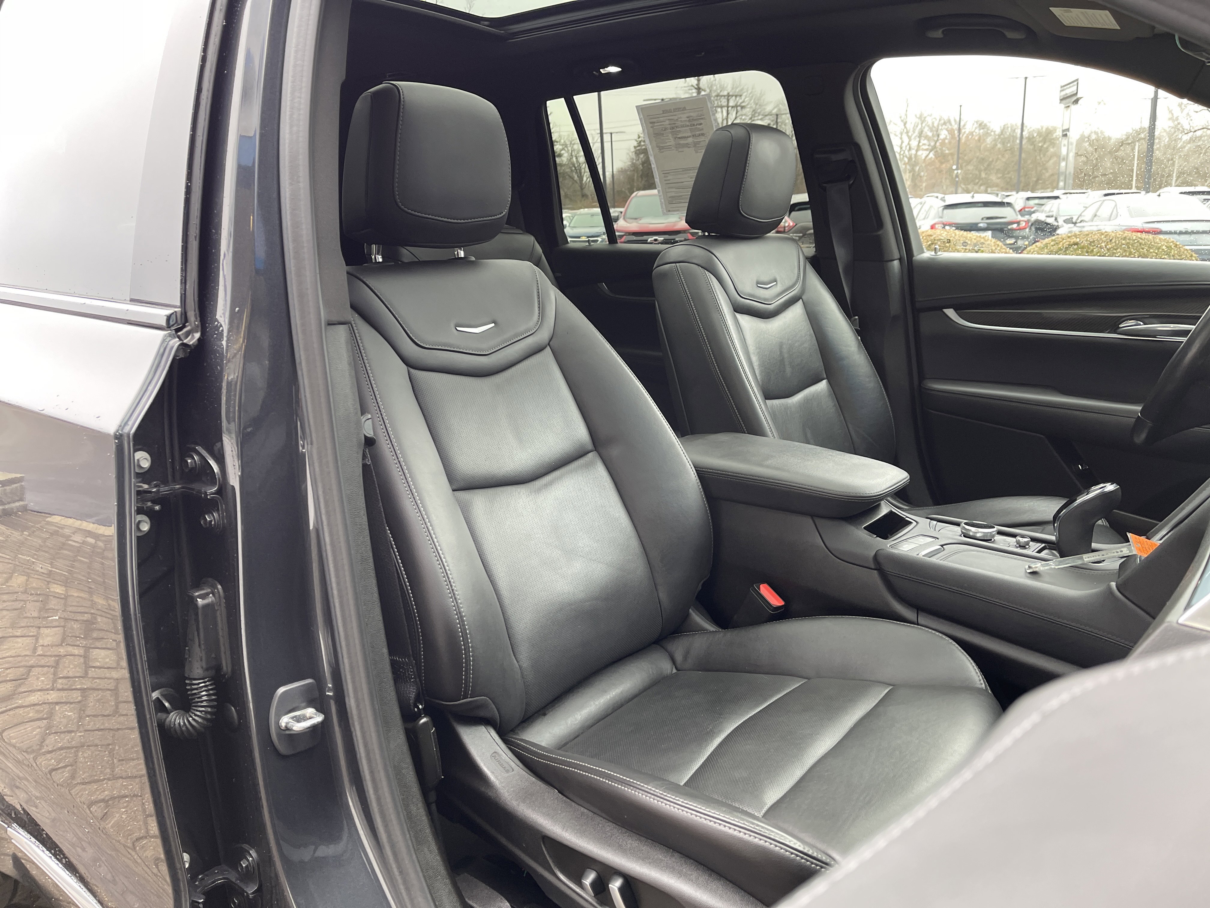 Used 2023 Cadillac XT6 Sport w/ Technology Package image 40