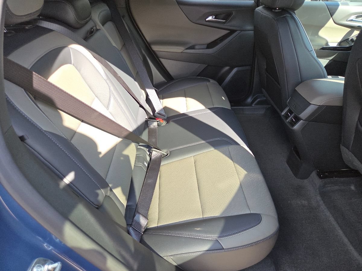New 2027 Chevrolet Equinox LT w/ Convenience Package II FWD image 25