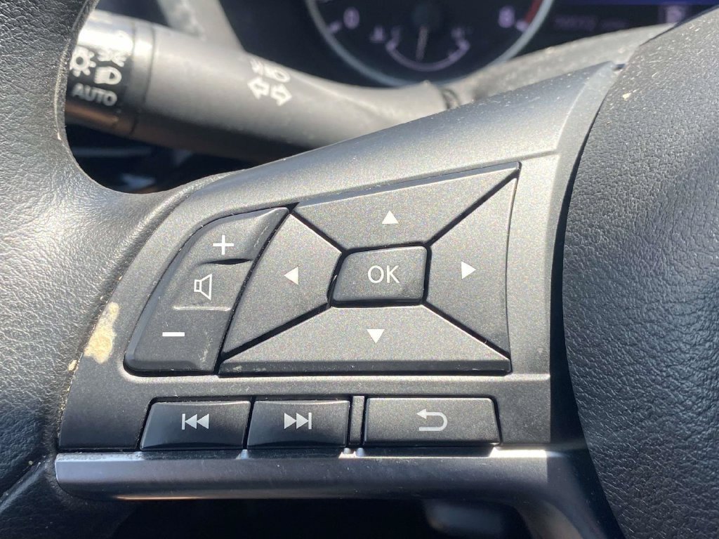 Used 2024 Nissan Sentra SV FWD image 29