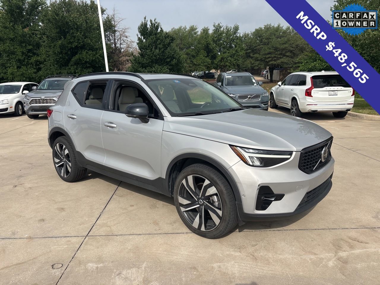 Certified 2023 Volvo XC40 B5 Plus w/ Climate Package AWD/4WD image 3