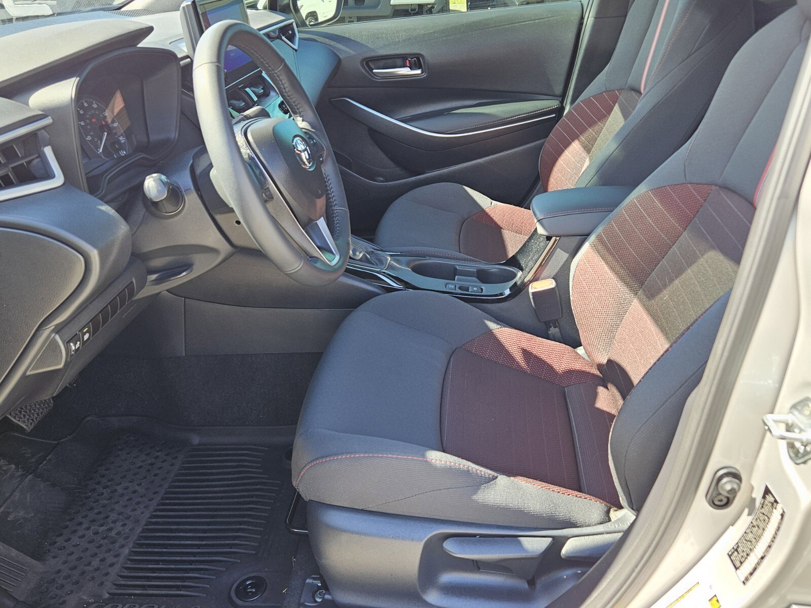 Certified 2025 Toyota Corolla SE image 4