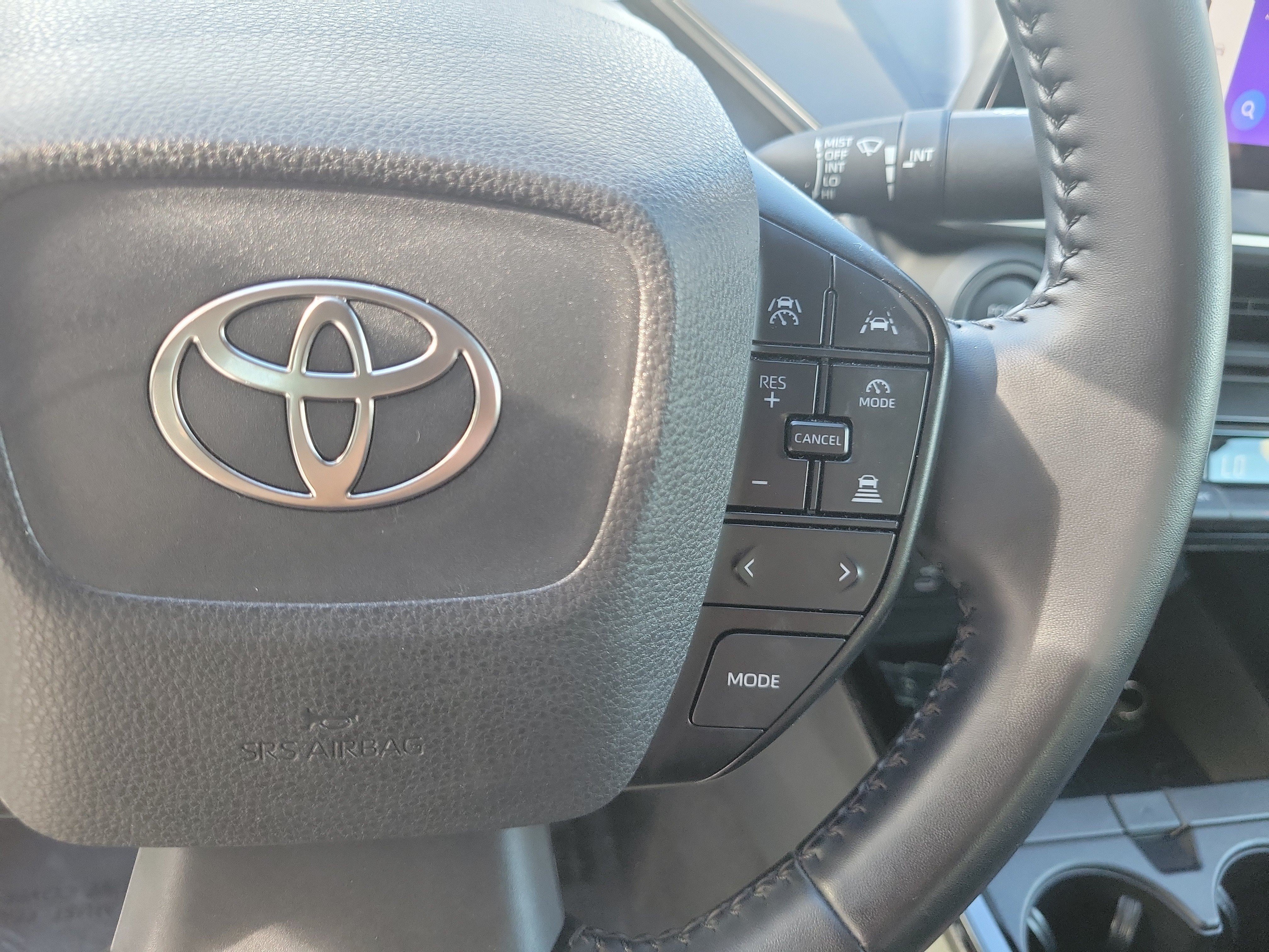 Used 2024 Toyota Prius LE FWD image 25