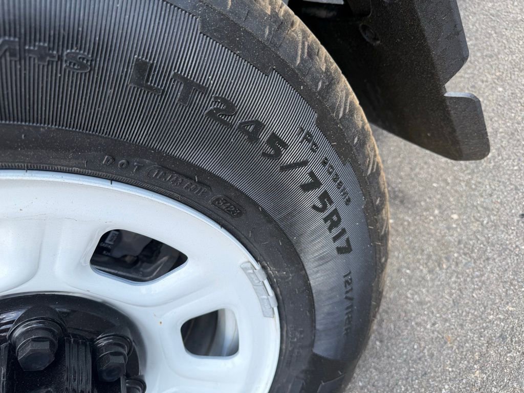 Used 2024 Chevrolet Brightdrop 400 w/ Commercial Equipment Package AWD/4WD image 25