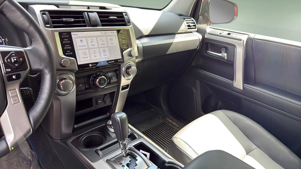 Used 2024 Toyota 4Runner SR5 Premium w/ SR5 Premium Package AWD/4WD image 23