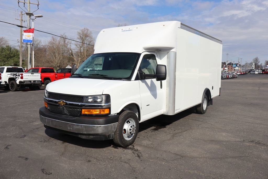 New 2026 Chevrolet Express 3500 w/ Power Convenience Package image 19