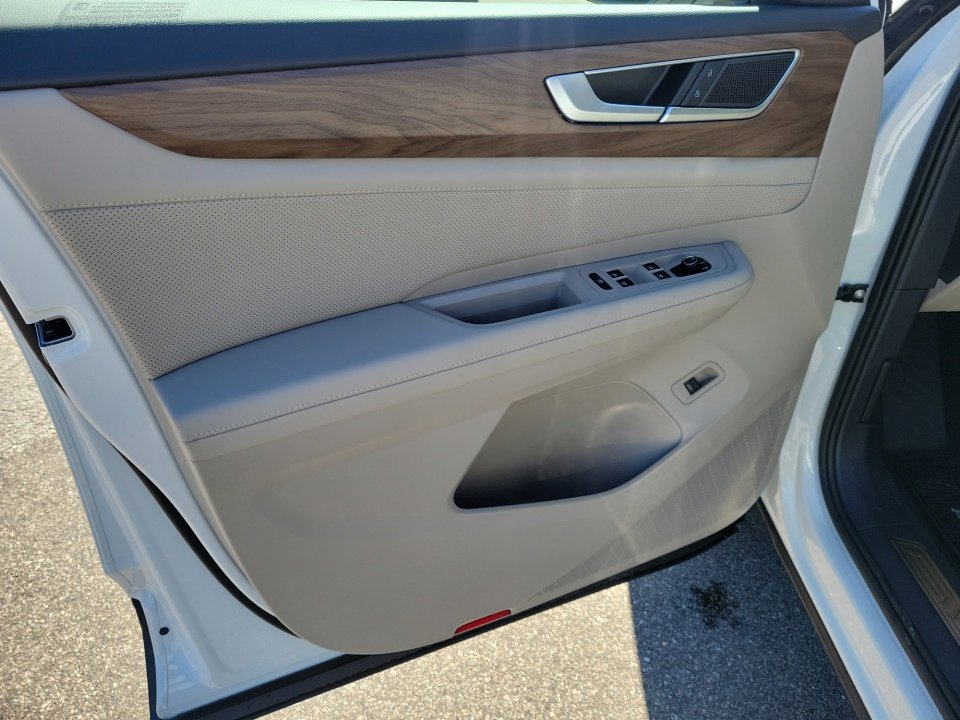 New 2026 Volkswagen Atlas SE image 32