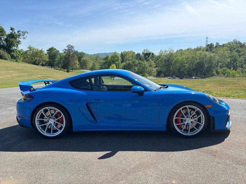 Certified 2022 Porsche 718 Cayman GT4 RWD image 8