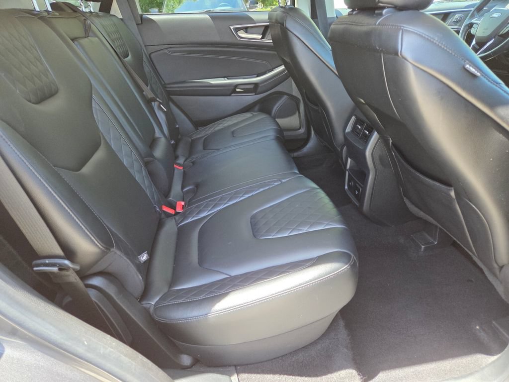 Used 2023 Ford Edge Titanium AWD/4WD image 18
