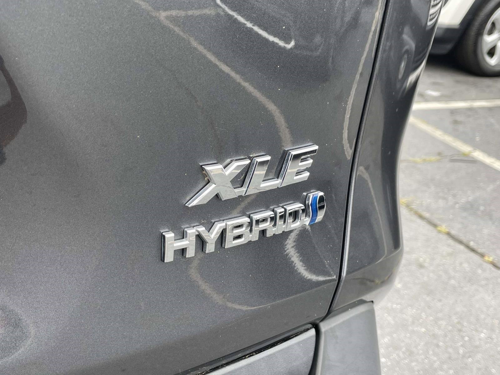 Used 2023 Toyota RAV4 XLE Premium AWD/4WD image 8