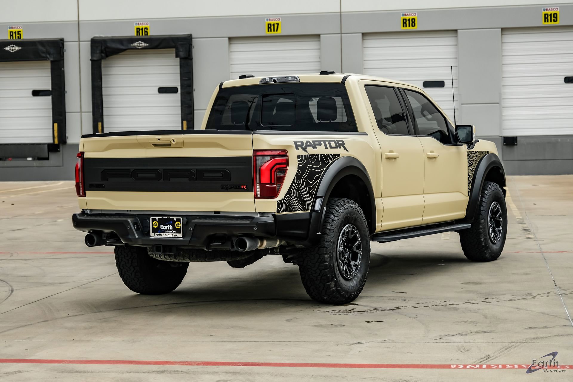 Used 2024 Ford F150 Raptor w/ Equipment Group 803A Raptor R AWD/4WD image 17