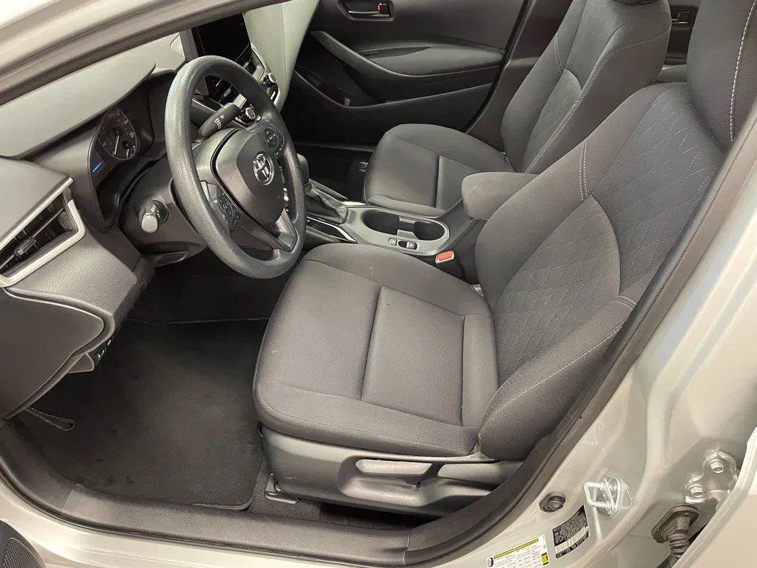Used 2025 Toyota Corolla LE FWD image 16